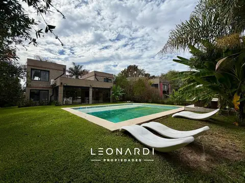 Casa en venta en Barrio CUBE | 5 ambientes | APTA CREDITO HIPOTECARIO - ID 5703