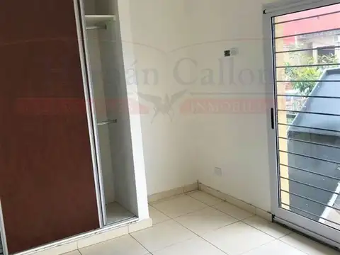 Departamento en Alquiler en Lomas Del Mirador, $ 430.000