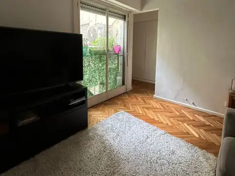 VERSALLES IRIGOYEN AL 900. DTO.P2 AMB. SUPER LUMINOSO.1RO.X ESCALERA