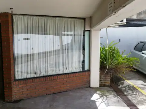 CHOCHERAS + OFICINA EN CENTRO DE SAN JUSTO