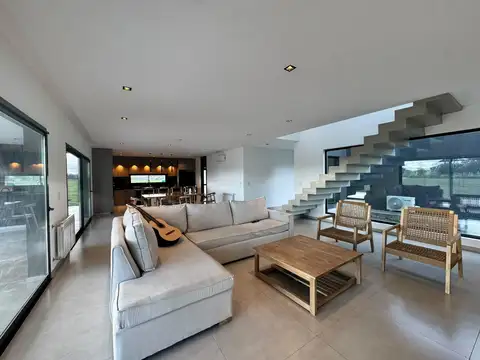 VENTA CASA CON VISTA A LA LAGUNA SAN ELISEO GOLF