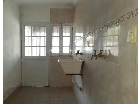 SE VENDEN 3 PROPIEDADES EN BARRIO ADELINA OESTE