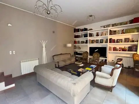 Depto Tipo Casa en Venta de 4 ambientes