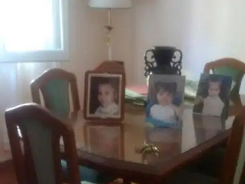 Casa 4 Ambientes - Permuta Menor Valor - V Tesei (300 M Au)