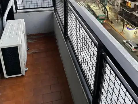 AMBIENTE en Recoleta, Fte Con Balcon