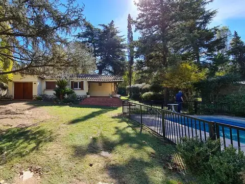 VENTA CASA 2 DORMITORIOS C/PILETA + DEPARTAMENTO TIPO DUPLEX