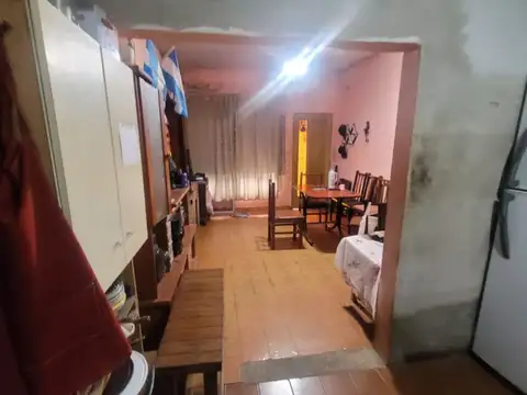 Casa 5 ambientes con 1 baño