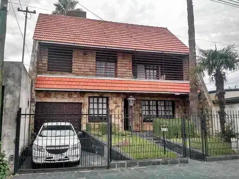 CHALET DE 5 AMBIENTES