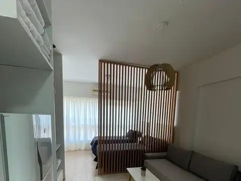 Corrientes 1100 entre Libertad y Av 9 de Julio