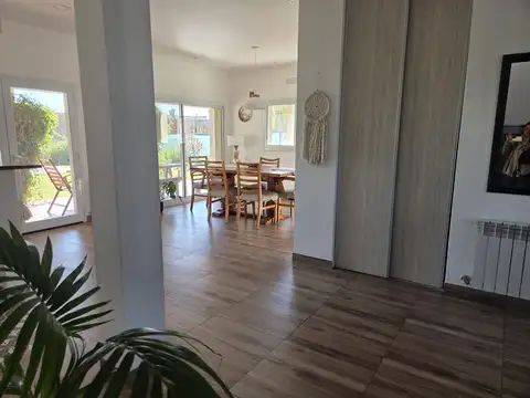 Casa 4 ambientes con 4 baños
