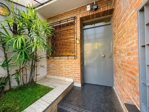 Casa 7 ambientes con 3 baños
