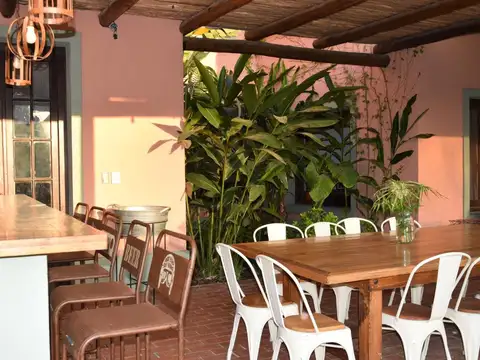 Casa en Alquiler Temporal con 2 cocheras