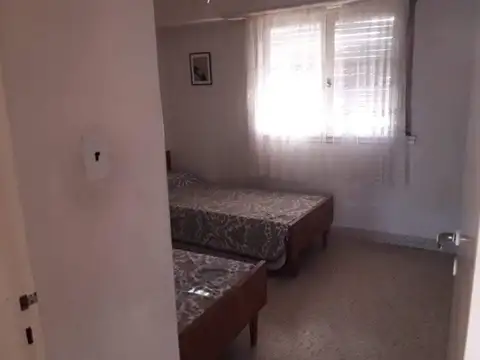 Alquiler 12 meses departamento 3 ambientes en Miramar