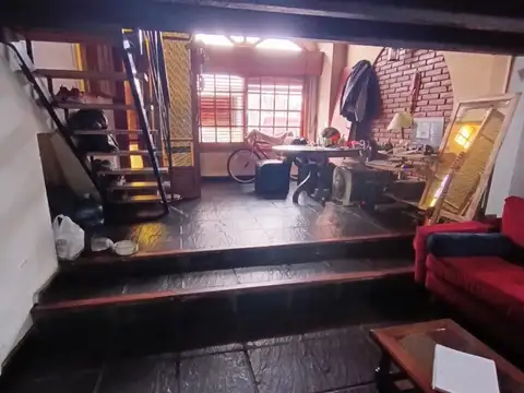 Depto Tipo Casa en Venta 53 años