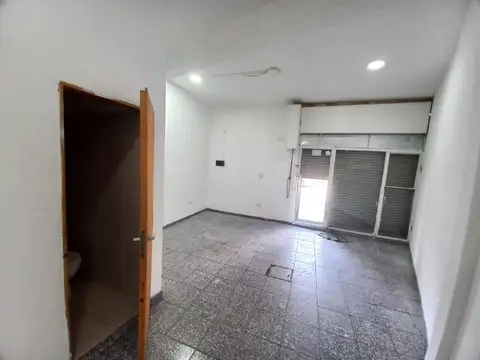 Local en Alquiler en Gregorio De Laferrere, $ 420.000