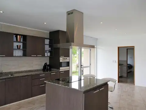 Casa en Alquiler Temporal con 1 cochera