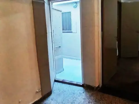 VILLA LUGANO DEPTO TIPO CASA PH EN VENTA 2 y 1/2 AMBIENTES PATIO LAVADERO EN PTA. BAJA SIN EXPE...