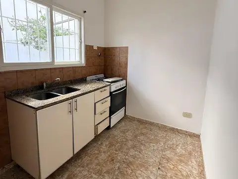 Alquiler Duplex 3 amb en Carapachay  cochera y pequeño fondo