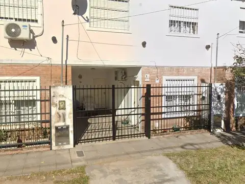 Alquiler Duplex 3 amb en Carapachay  cochera y pequeño fondo