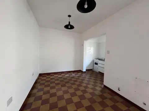 Alquiler casa interna centro 2 dorm y patio.