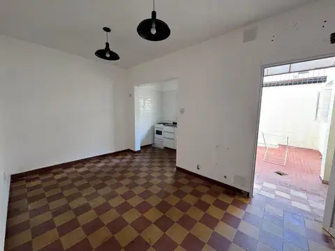 Alquiler casa interna centro 2 dorm y patio.