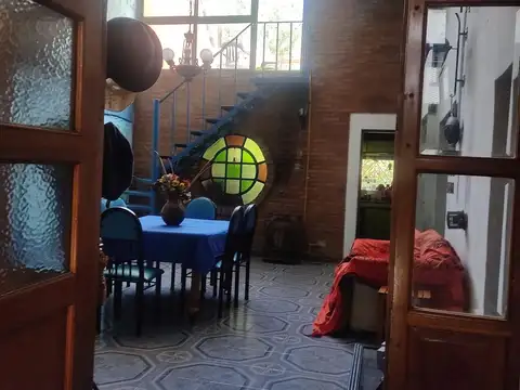 Casa 6 ambientes con 3 baños