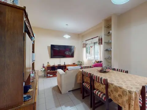 Depto Tipo Casa 4 ambientes con 2 baños