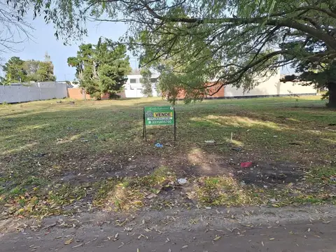 VENTA DE EXCLUSIVOS LOTES CON TODOS LOS SERVICIOS, ZONA LOS PINARES