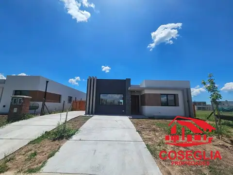 Casa  en Venta en Santa Elisa, Pilar del Este, Pilar