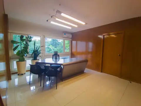Oficina en Alquiler en Retiro, USD 1.300