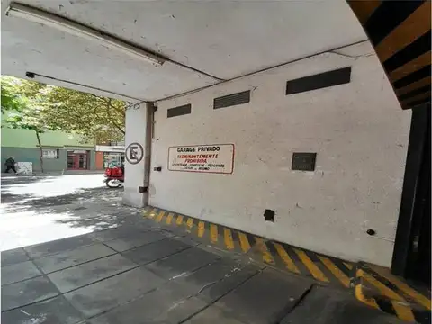 COCHERA CUBIERTA  SE OTORGA FINANCIACIÓN! IDEAL 2 VEHÍCULOS