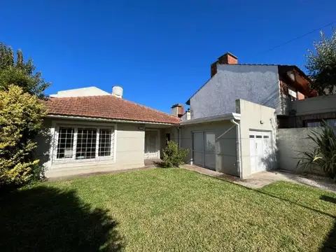 Casa en venta - 3 Dormitorios 3 Baños - Mar del Plata