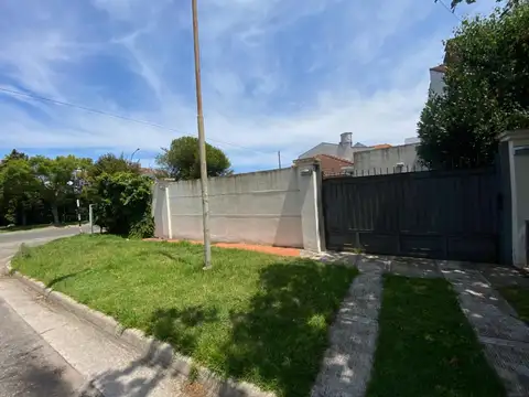 Casa 6 ambientes con 3 baños