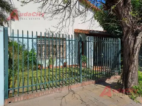 Casa 3 y 1/2 Ambientes en Venta en Ciudad Jardín