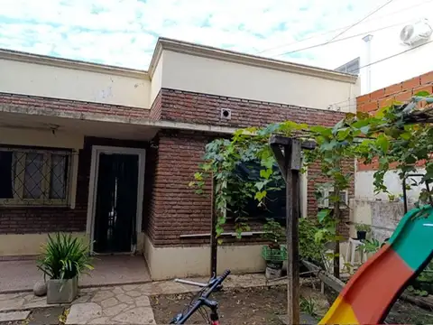 Casita, gran lote c/ plano para 12 deptos.Aprobado