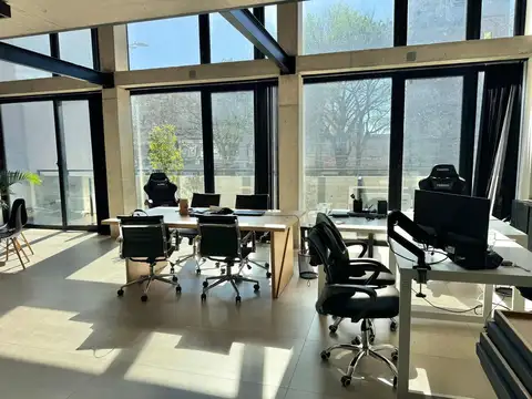Venta Oficina Premium amoblada 2 cocheras Olivos 