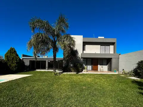 Casa en Villa Amelia