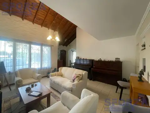 Casa en Venta con 1 cochera