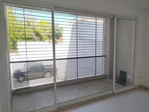 Madero 1400, Piso 1°