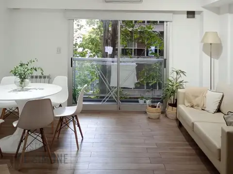 Departamento de 2 ambientes con balcón en Alquiler