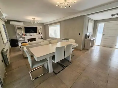 Casa en Venta en Weston, USD 378.000