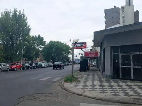 ALQUILER COMERCIAL CENTRO EZEIZA SOBRE 205