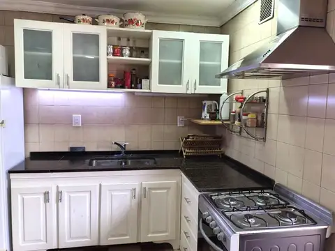 Venta casa V. Udaondo 4 amb acep.permuta camioneta
