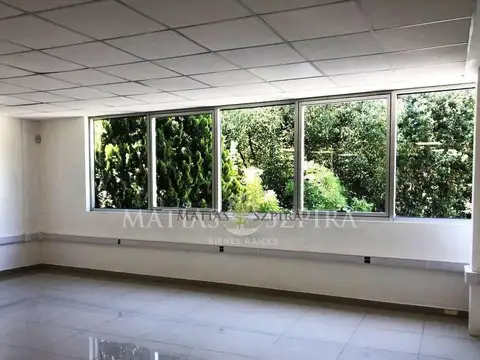 Oficina en Venta con 1 cochera