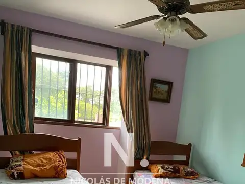 Vende impecable casa de 4 dormitorios en Brava Punta del Este.