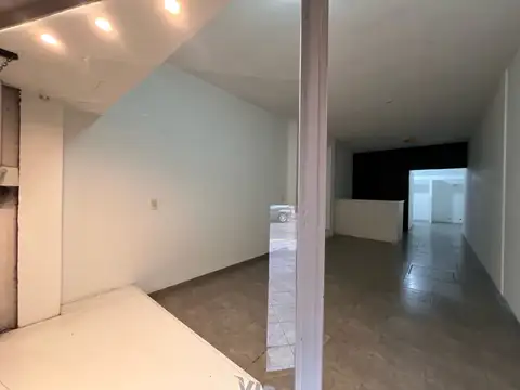 Local en Alquiler en Moreno, $ 900.000