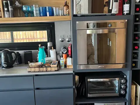 Casa en Alquiler Temporal con 3 cocheras