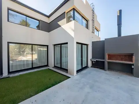 Casa en Venta en Funes, USD 250.000