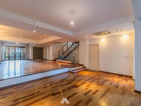 Casa 6 ambientes con 5 baños