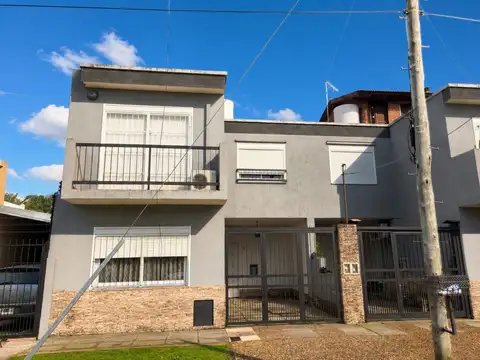 Casa - Venta - Argentina, Haedo - Los Andes 1811